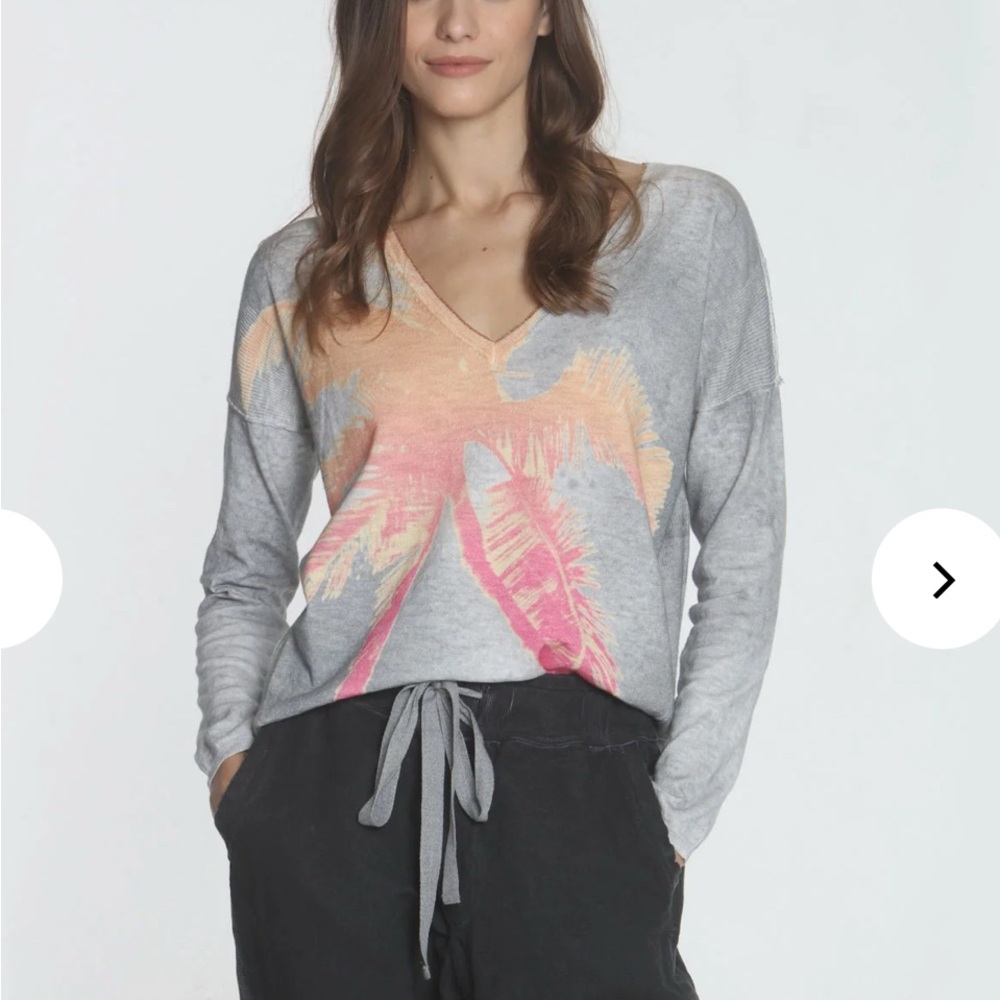 LABEL + Thread Stormy Palms Gray Sorbet Palm Tree Vneck Pullover Sweater Size M